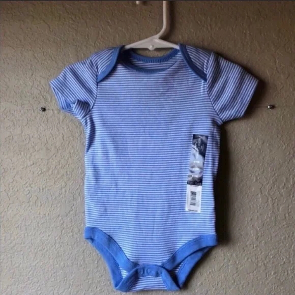 5 Piece Baby Boy Clothing Bundle 6-9 M: 2 Onesies,Button Down Shirt,Pants & Vest - Picture 9 of 16